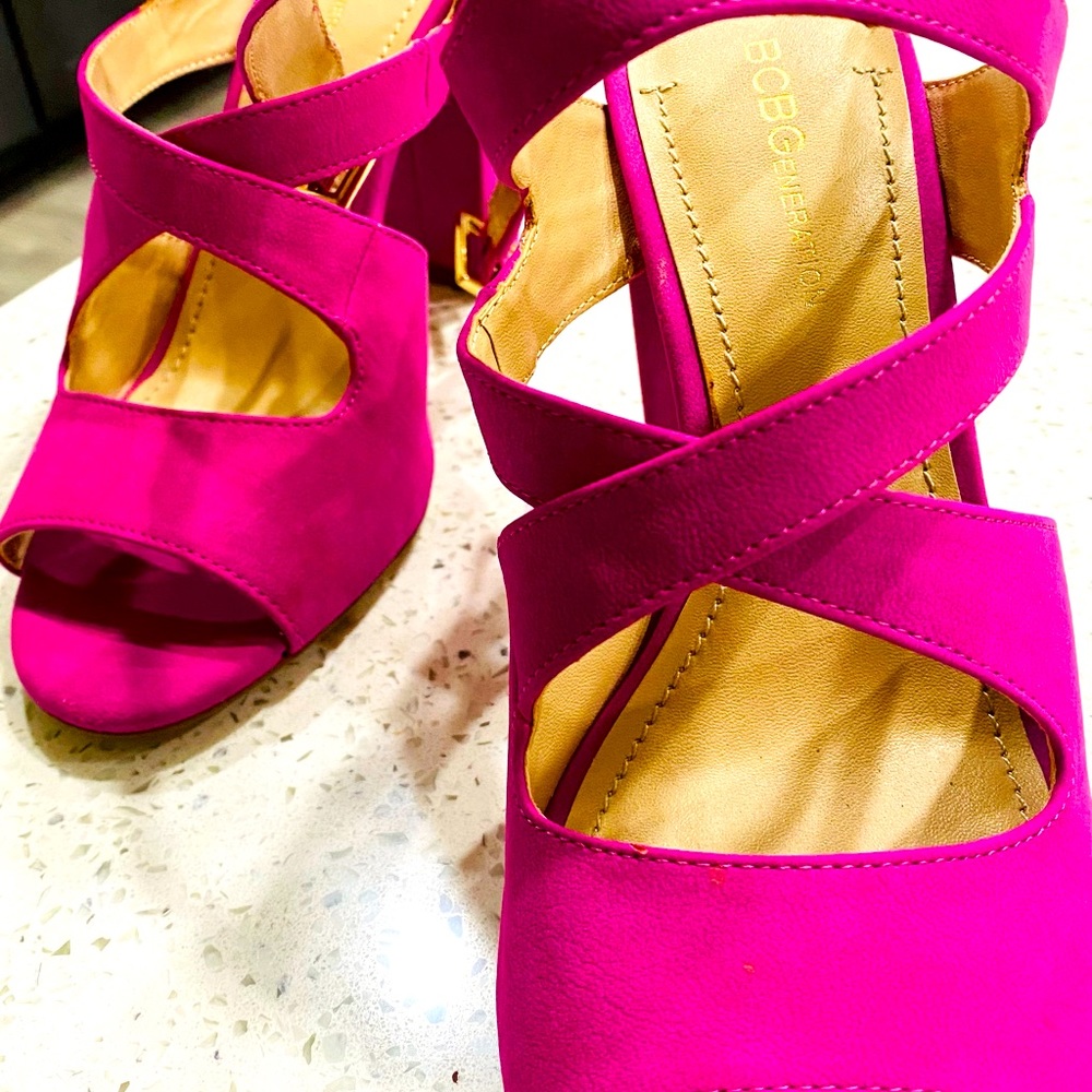 BCBG purplish PINK heel shoes